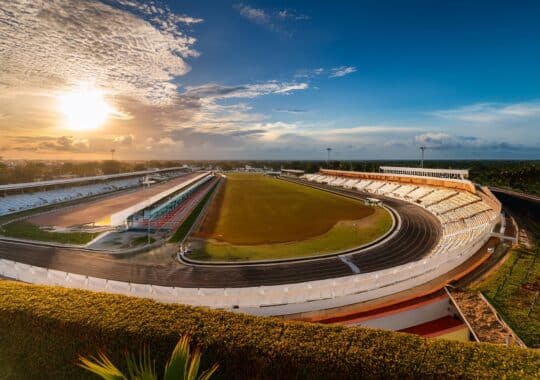 What Racetracks to Visit in Florida: Best Destinations for Horse Racing Enthusiasts